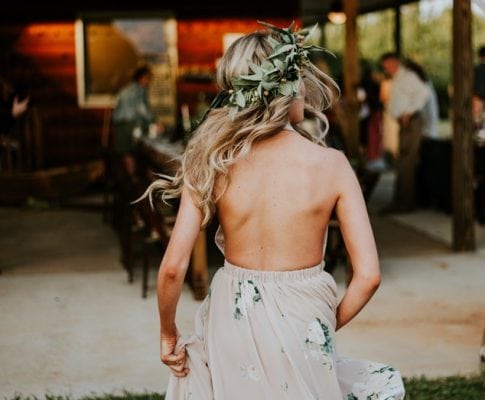 Celebrar una boda en una casa de madera